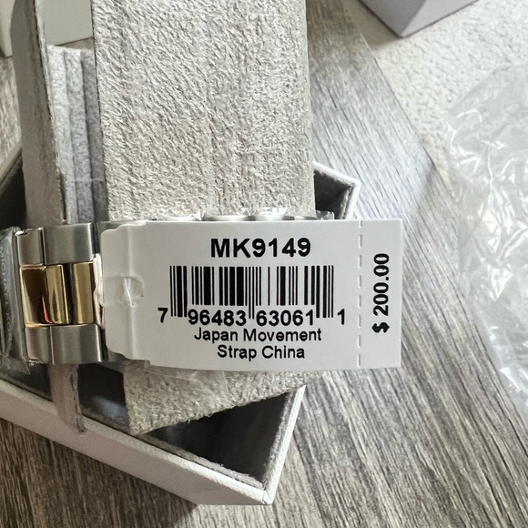 Michael Kors Oversized Slim Runway Two-Tone Stainless Steel Watch - Picture 3 of 6